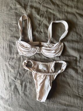 Belle the Label Oracle Underwire Top Bare Bikini Bottoms Set Womens